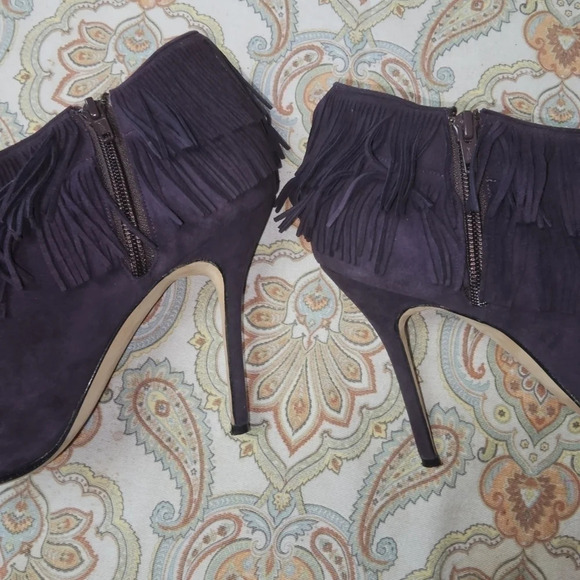 Manolo Blahnik Nabuoppla Fringe Ankle Boot in Plum Purple Size 40.½ - Picture 12 of 12